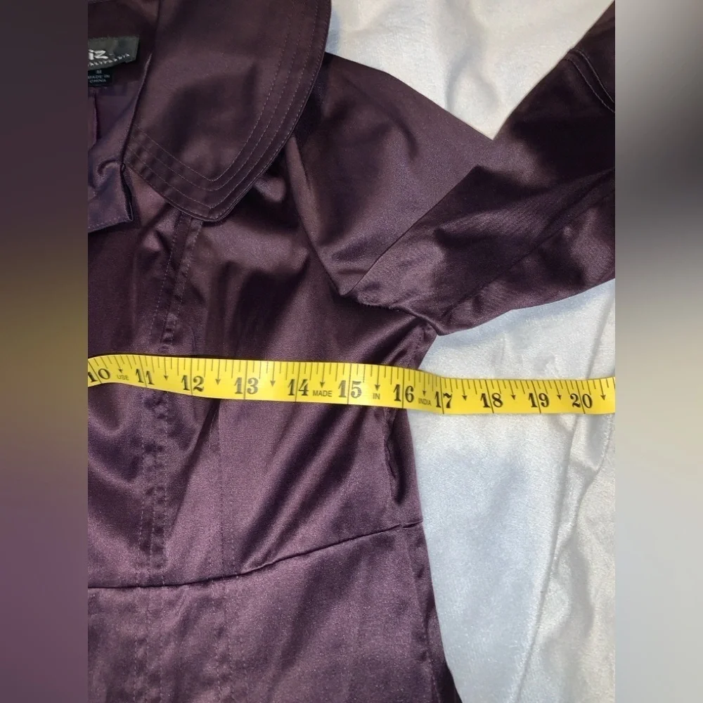 IZ Byer purple satin Women's button up dress Coat size medium Peter Pan collar